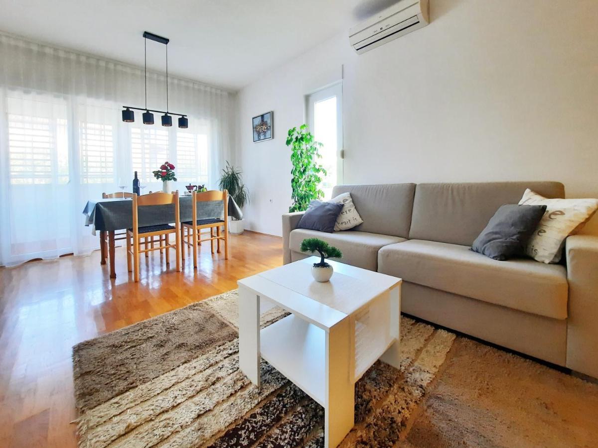 אומאג Apartment Violetta-Punta מראה חיצוני תמונה